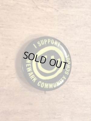 70年代頃のハイスクールのスマイルフェイスが描かれたビンテージの缶バッジ