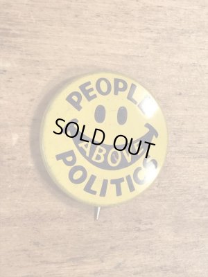 70年代頃のPeople Above Politicsのスマイルのビンテージの缶バッジ