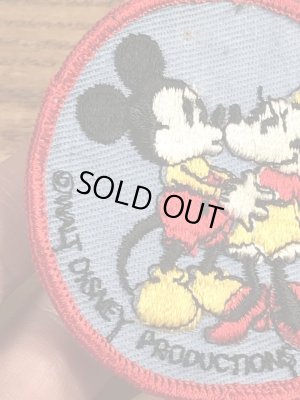 70年代頃のディズニーのミッキーとミニーマウスのビンテージの刺繡ワッペン