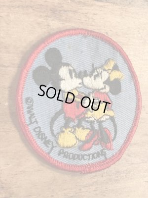 70年代頃のディズニーのミッキーとミニーマウスのビンテージの刺繡ワッペン