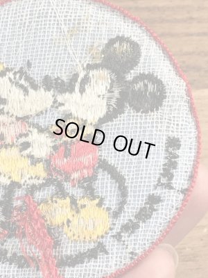 70年代頃のディズニーのミッキーとミニーマウスのビンテージの刺繡ワッペン