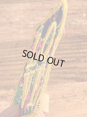 70年代頃の花柄のLoveと書かれたビンテージの刺繡ワッペン