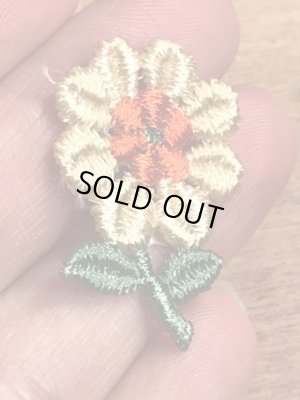 70年代頃の花のビンテージの刺繡ワッペン