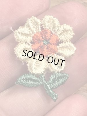 70年代頃の花のビンテージの刺繡ワッペン