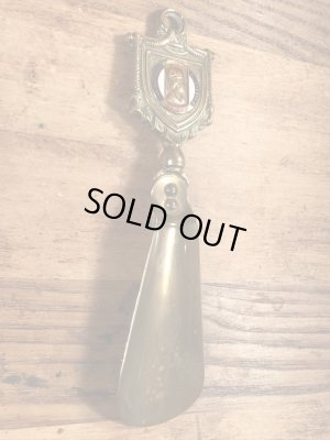 50年代頃のエリザベス2世が描かれたビンテージのシューホーン