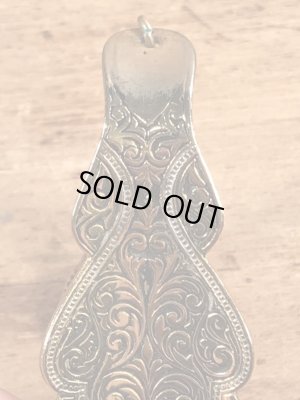 50年代頃のアールデコ調のハイヒールのチャームが付いたビンテージのシューホーン