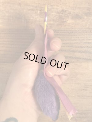 50年代頃のラビットラッキーチャームのビンテージの缶バッジ付きのキーチェーン