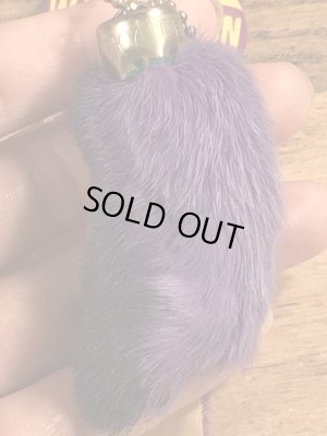 50年代頃のラビットラッキーチャームのビンテージの缶バッジ付きのキーチェーン