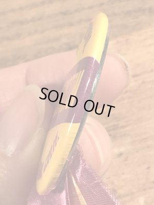 50’s頃のラビットフットのヴィンテージの缶バッチ付きのキーホルダー