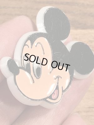 70〜80年代頃のディズニーのミッキーマウスのビンテージのプラスチックバッジ