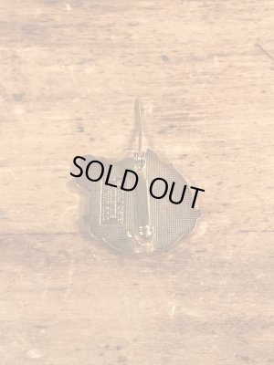 80年代頃のミッキーマウスのニューオリンズスクエアのビンテージのピンバッジ