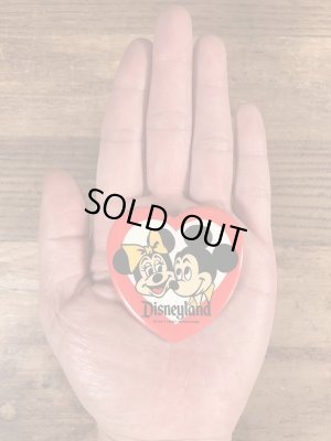 70年代頃のディズニーのミッキー&ミニーマウスのビンテージの缶バッジ