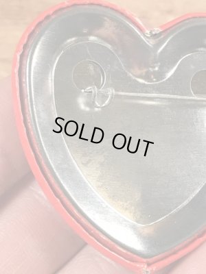 70’sのミッキー&ミニーマウスのハート形のヴィンテージの缶バッチ