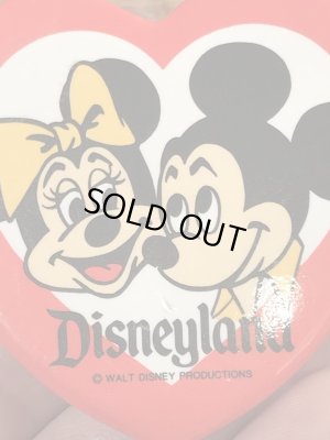 70年代頃のディズニーのミッキー&ミニーマウスのビンテージの缶バッジ