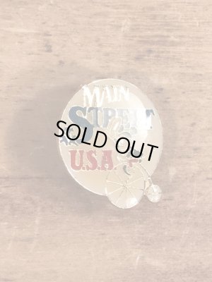 80年代頃のミッキーマウスのディズニーランドのビンテージのピンバッジ