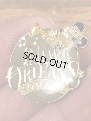 80年代頃のミッキーマウスのニューオリンズスクエアのビンテージのピンバッジ