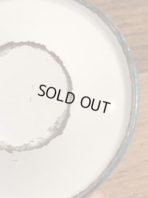 60〜70年代頃のディズニーキャラクターのアイスクリームショップが描かれたビンテージのメタルディッシュ