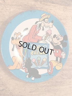 60〜70年代頃のディズニーキャラクターのアイスクリームショップが描かれたビンテージのメタルディッシュ