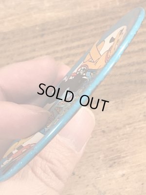 60〜70年代頃のディズニーキャラクターのアイスクリームショップが描かれたビンテージのメタルディッシュ