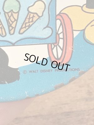 60〜70年代頃のディズニーキャラクターのアイスクリームショップが描かれたビンテージのメタルディッシュ