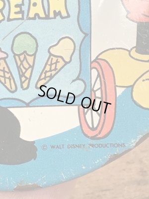 60〜70年代頃のディズニーキャラクターのアイスクリームショップが描かれたビンテージのお皿