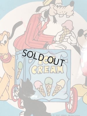 60〜70年代頃のミッキーマウスなどのディズニーキャラクターが描かれたビンテージの子供用小皿