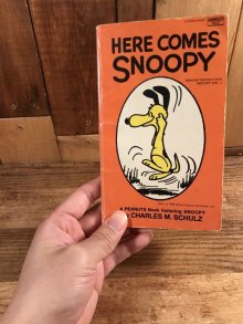 他の写真3: Peanuts Snoopy “Here Comes Snoopy” Comic Book　スヌーピー　ビンテージ　コミックブック　60〜70年代