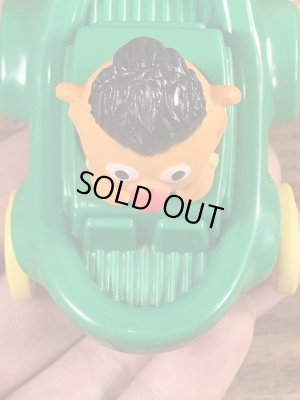 90’sのセサミストリートのアーニーのヴィンテージの車のおもちゃ