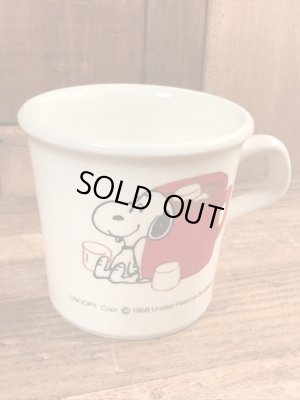 70年代頃のホットチョコレートのスヌーピーのビンテージのマグカップ