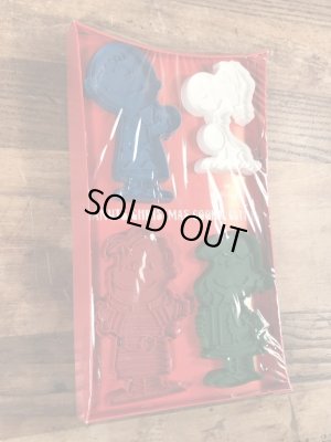 70年代頃のスヌーピーとピーナッツギャングのビンテージのクッキーカッター