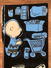 他の写真1: Colorforms Peanuts “What's on sale, Snoopy?” Colorforms Set　スヌーピー　ビンテージ　カラーフォームズ　おままごと　70年代