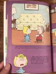 他の写真1: Peanuts Snoopy “It's The Easter Beagle, Charlie Brown” Picture Book　スヌーピー　ビンテージ　絵本　70年代