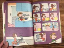 他の写真3: Peanuts Snoopy “It's The Easter Beagle, Charlie Brown” Picture Book　スヌーピー　ビンテージ　絵本　70年代