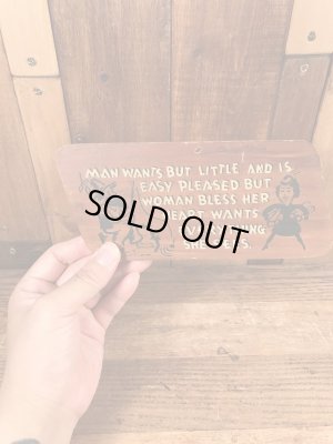 60’sのメッセージが描かれたヴィンテージのサインボード