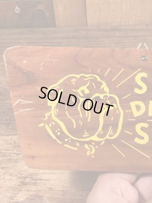 60年代頃のメッセージが書かれたビンテージの壁掛けウッドサイン