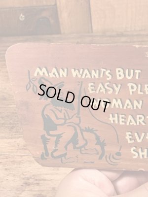 60年代頃のメッセージが描かれたビンテージの壁掛けウッドサイン