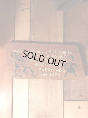 60年代頃のメッセージが描かれたビンテージの壁掛けウッドサイン