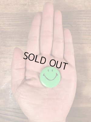 70年代頃のスマイルフェイスのビンテージの缶バッジ