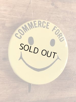 70年代頃のスマイルフェイスのビンテージの缶バッジ