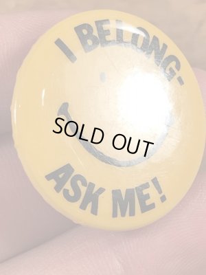 70年代頃のスマイルフェイスのビンテージの缶バッジ