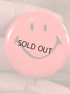 70年代頃のスマイルフェイスのビンテージの缶バッジ