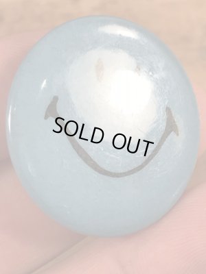 70年代頃のスマイルフェイスのビンテージの缶バッチ