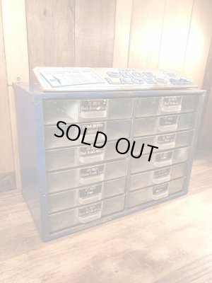 〜60年代頃のシューレースのビンテージのメタルキャビネット