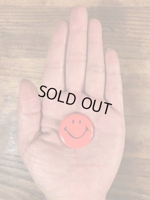 70年代頃のスマイルフェイスのビンテージの缶バッジ