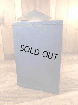 〜60年代頃のシューレースのビンテージのメタルキャビネット