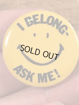 70年代頃のスマイルフェイスのビンテージの缶バッジ