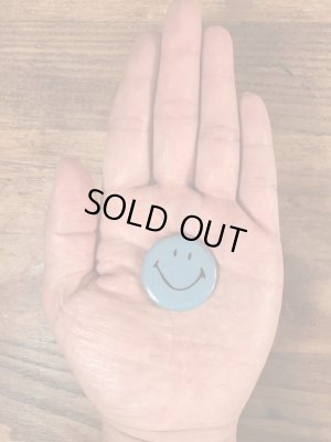 70年代頃のスマイルフェイスのビンテージの缶バッチ