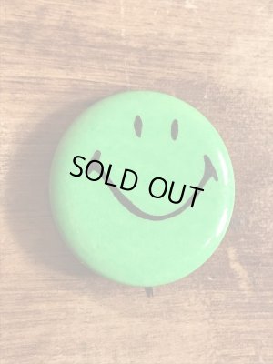 70年代頃のスマイルフェイスのビンテージの缶バッジ