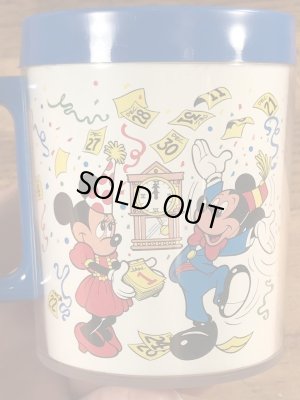 80年代頃のミッキー&ミニーマウスのビンテージのマグカップ