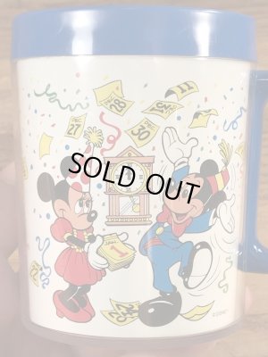 80年代頃のミッキー&ミニーマウスのビンテージのマグカップ